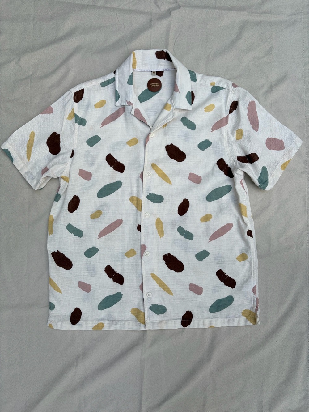 Common People Men’s Contour Short Sleeve Button down shirt